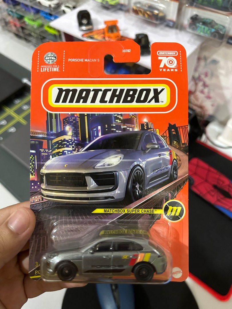 Hot wheels porsche macan store