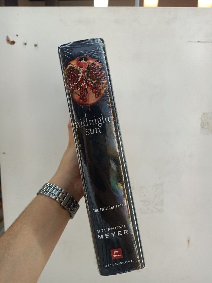 Midnight Sun by Stephenie Meyer (Category: Storybooks) located in Calamba. Submitted by astherielle_z (Listing ID 1288578651, Image 2). Description: Brand new Hardbound Midnight Sun MOP: GCash MOD: J&T pm for more info.
