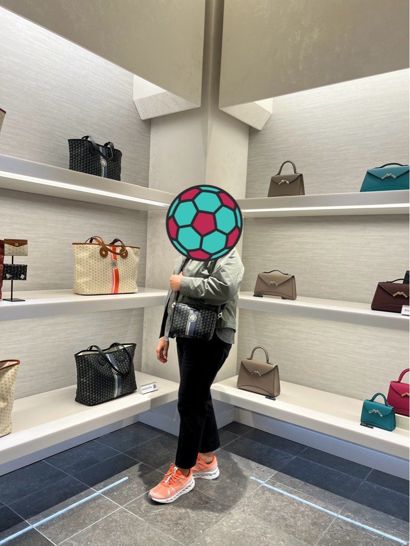 MOYNAT CAMERA BAG (Category: Luxury Bags & Wallets) located in Antipolo. Submitted by florshop (Listing ID 1288613265, Image 3). Description: Selling Bnew Moynat Camera Bag. So cute, spacious and versatile. Very light too. Available for pre oder.