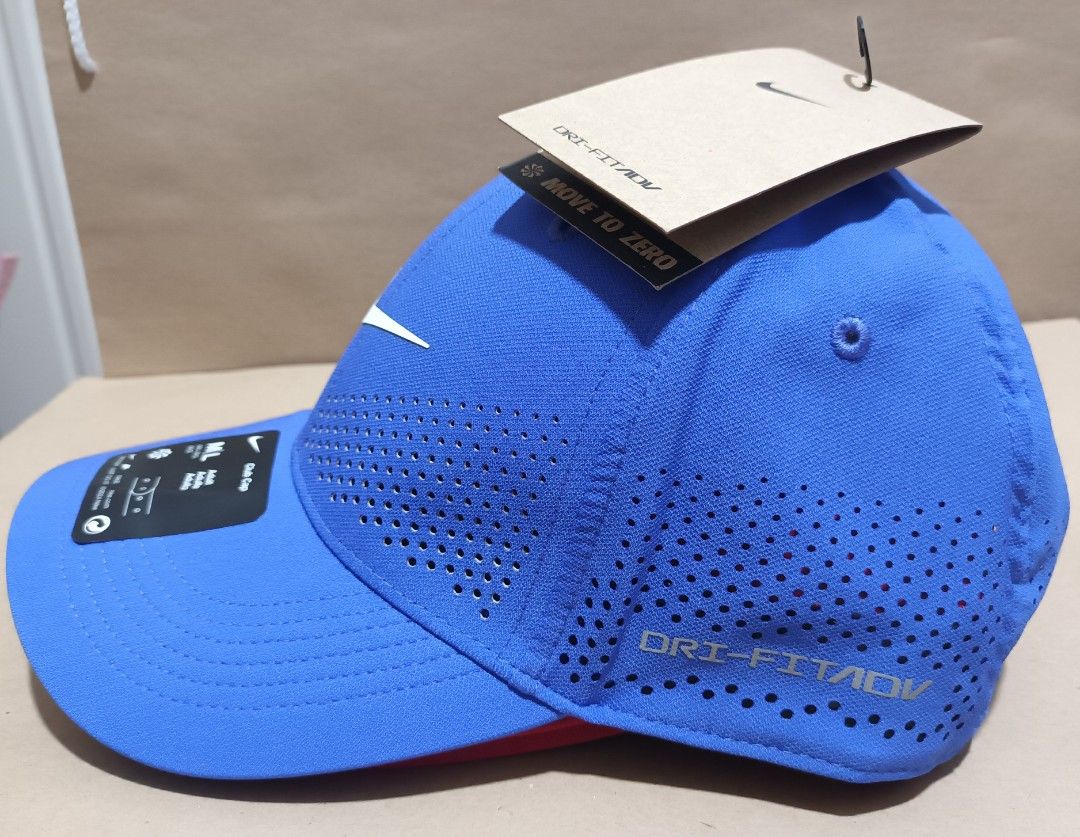 Nike Dri-FIT ADV Club Structured Swoosh Snapback Cap