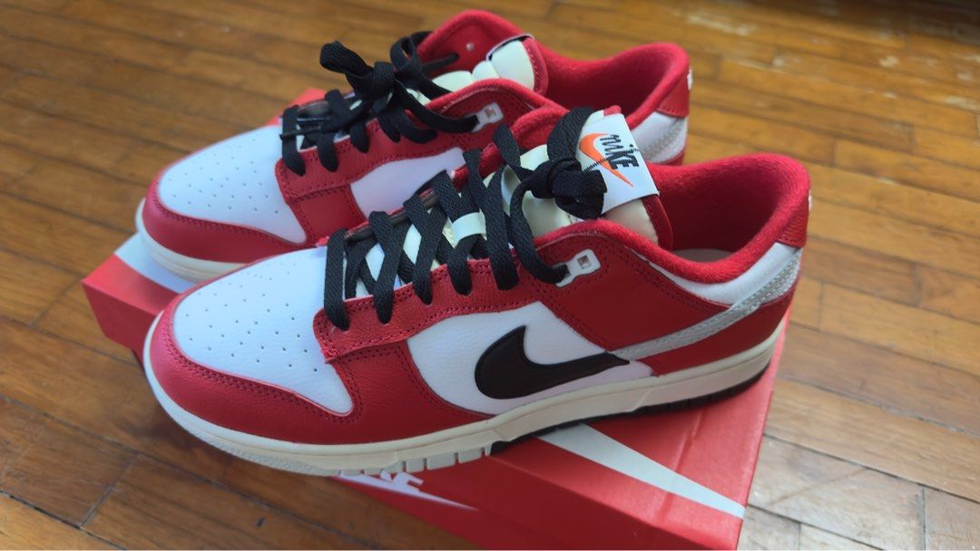 Red sale nikes mens