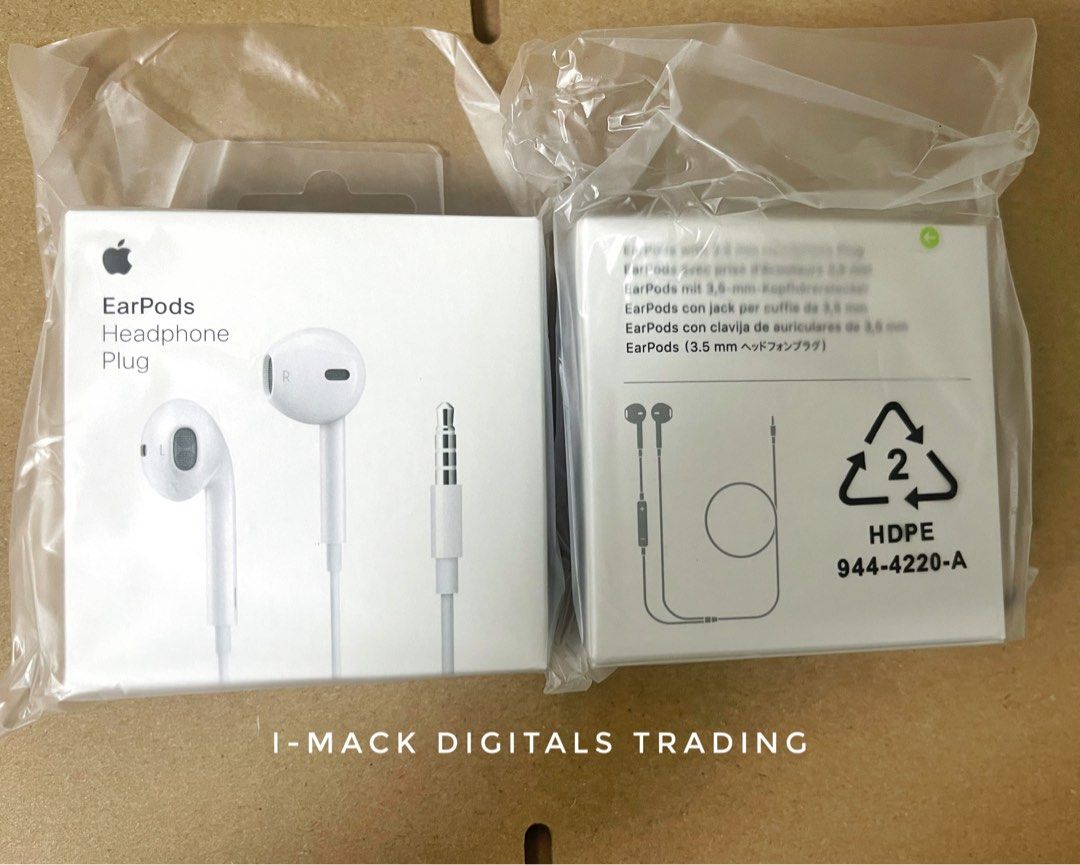 Original Apple Lightning Earpods (Category: Headphones & Headsets) located in Manila. Submitted by imackdigitalstrading (Listing ID 1288569787, Image 3). Description: Original Apple Lightning EarPods 100% • Plug and Play • Lightning Plug is Attracted to Magnet • No bluetooth Required • Support Custom Audio (Only Original can support Custom Audio) • Superb Sound Quality ( Balance coexistence of Bass & treble ) ✅ Money Back if Fake ✅ Same day deliv
