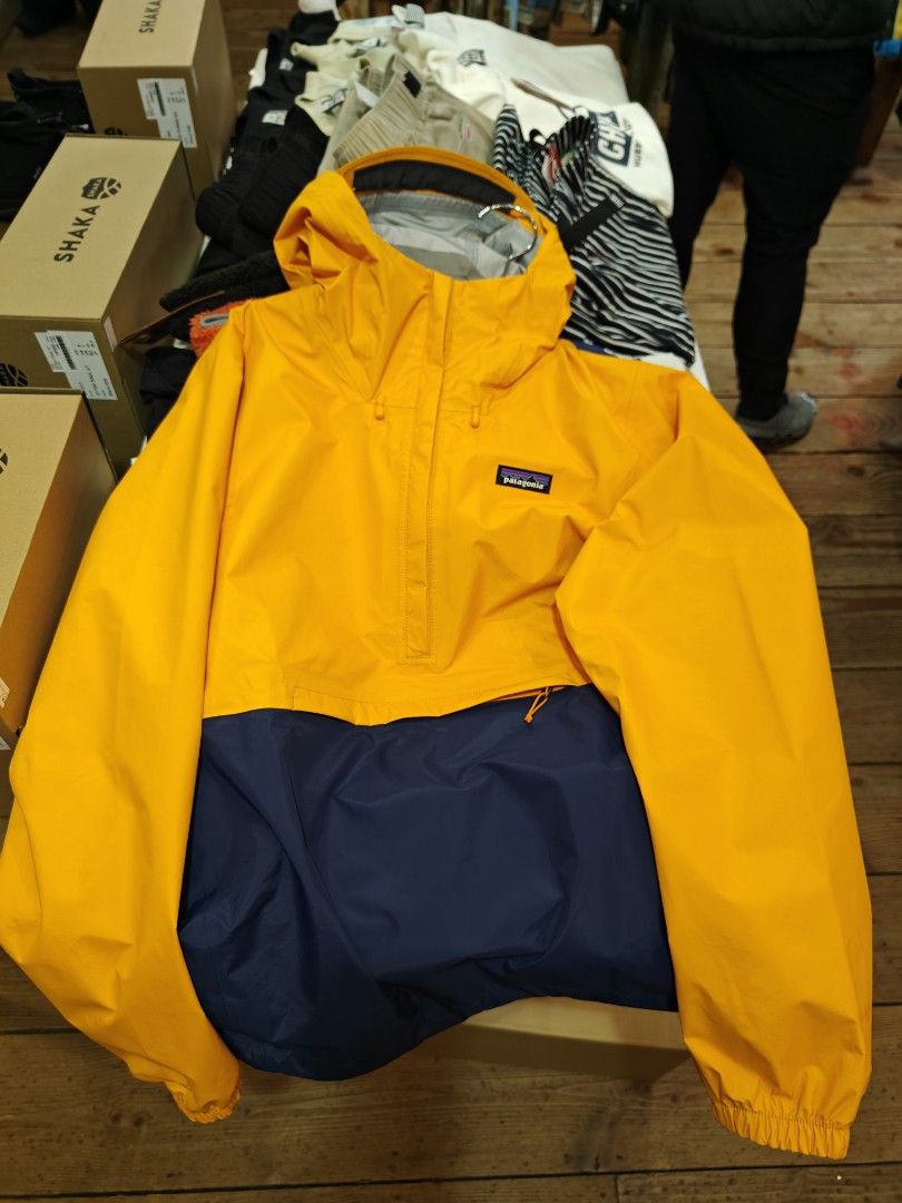 Patagonia torrentshell pullover jacket navy blue deals rugby yellow