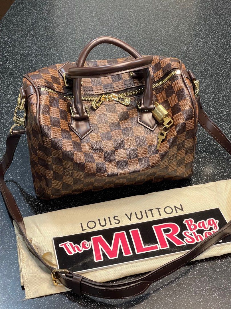 Preloved LV Speedy Damier 25cm (Category: Luxury Bags & Wallets) located in Bacoor. Submitted by themlrbagshop2.0 (Listing ID 1288632680, Image 2). Description: Preloved LV Speedy 25cm Damier ✅2,500 only No Damage Good Leather Condition with date code with lock and key dustbag included Disclaimer: Themlrbagshop 2.0 is not associated or affiliated with any brands mentioned. All copyrights reserved to the rightful original brand owner. #themlrbagsh