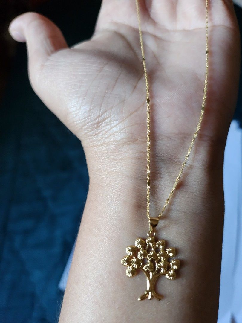 Gold tree top jewelry