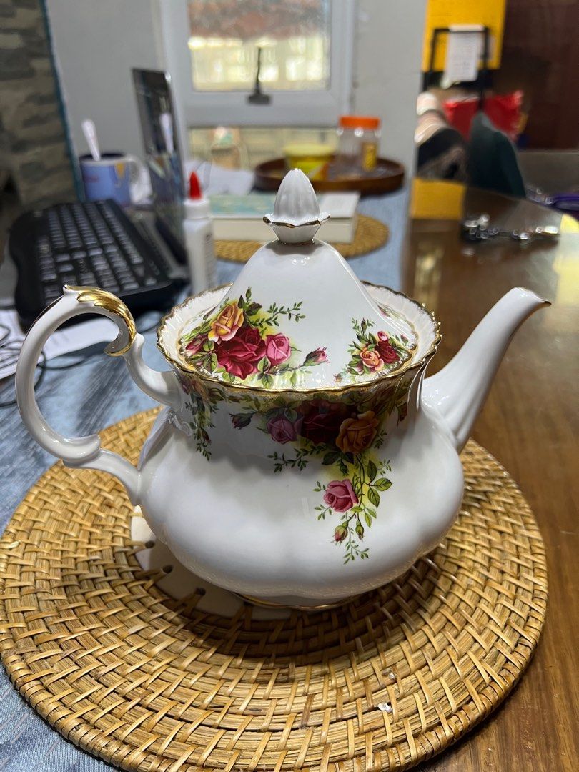 Royal Albert country rose Medium Tea pot (Category: Coffee & Tea Tableware) located in Davao. Submitted by z0phia (Listing ID 1288538806, Image 1). Description: Brand Royal albert medium Teapot country rose. With free sugar/creamer. .