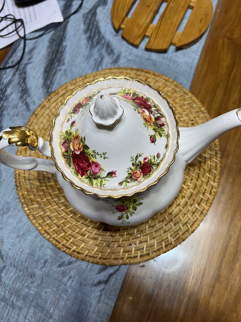 Royal Albert country rose Medium Tea pot (Category: Coffee & Tea Tableware) located in Davao. Submitted by z0phia (Listing ID 1288538806, Image 2). Description: Brand Royal albert medium Teapot country rose. With free sugar/creamer. .