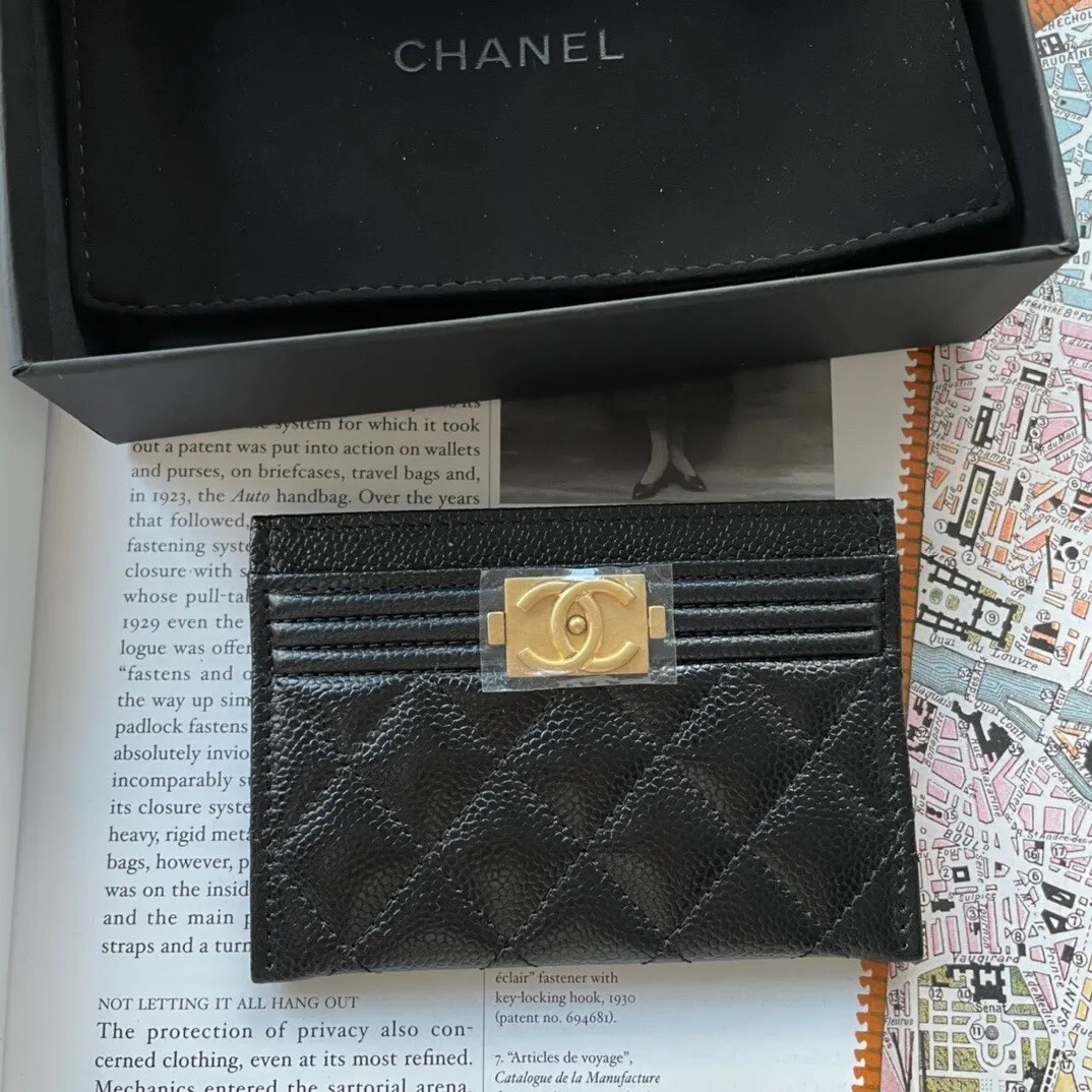 URGENT SALE Authentic Chanel Boy Card Holder Black Caviar GHW