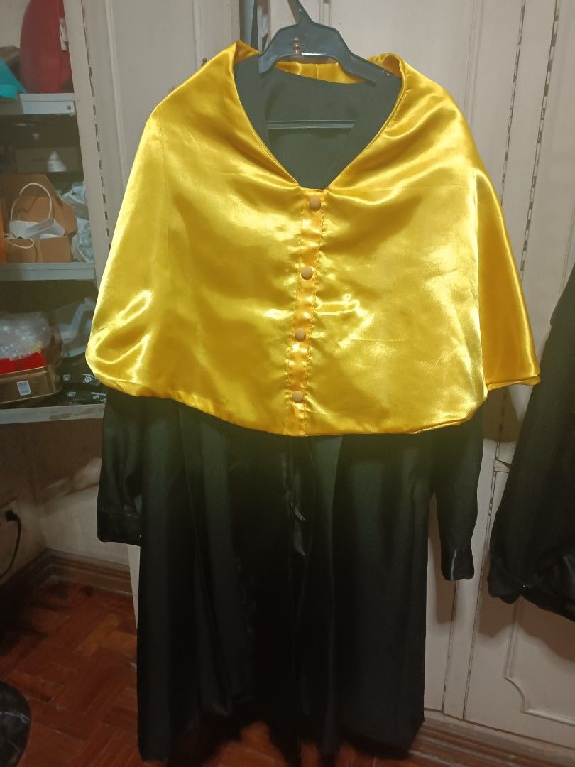 UST Med Toga Rental (Full set) (Category: Sets or Coordinates) located in Manila. Submitted by declutter.p (Listing ID 1288583987, Image 1). Description: ‼️READ FIRST‼️ UST Medicine Toga for rental Rental fee: 1000php Deposit: 500php (will reimburse once returned) Size: for 5'0" to 5'3" height Payment via BPI bank transfer or Gcash Will reimburse deposit once toga is returned PM for inquiries.