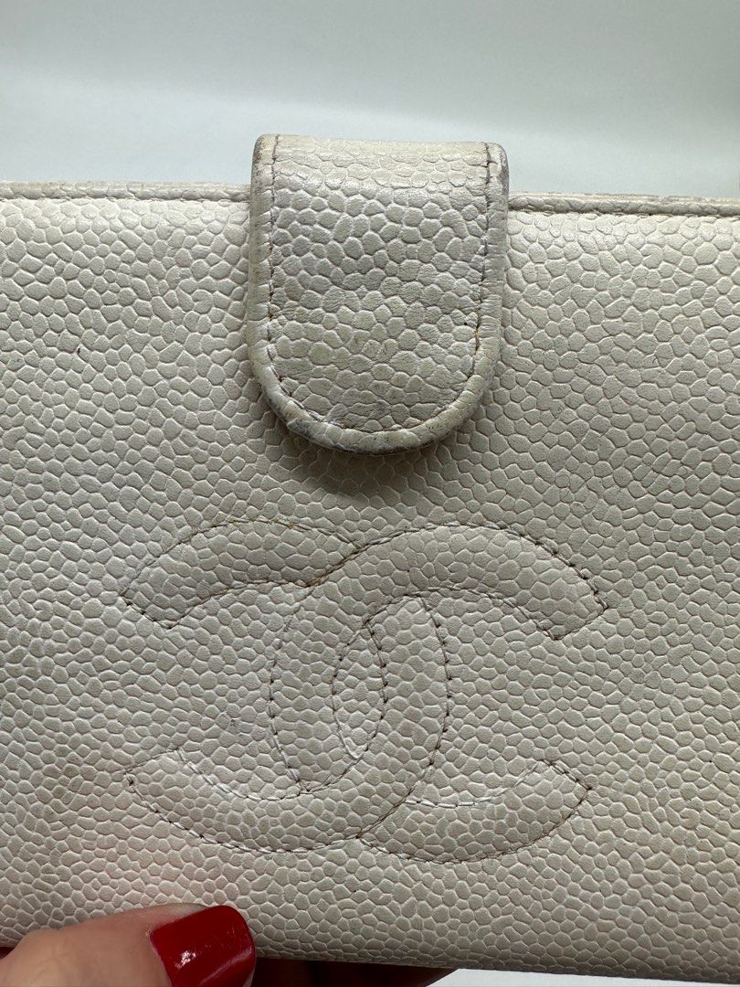 Vintage Chanel wallet caviar leather (Category: Luxury Bags & Wallets) located in Manila. Submitted by davidspreowned (Listing ID 1288524830, Image 3). Description: VINTAGE Chanel wallet white color holo intact card need some TLC from bag spa for restoration that's why im selling it low please check pictures for your reference .