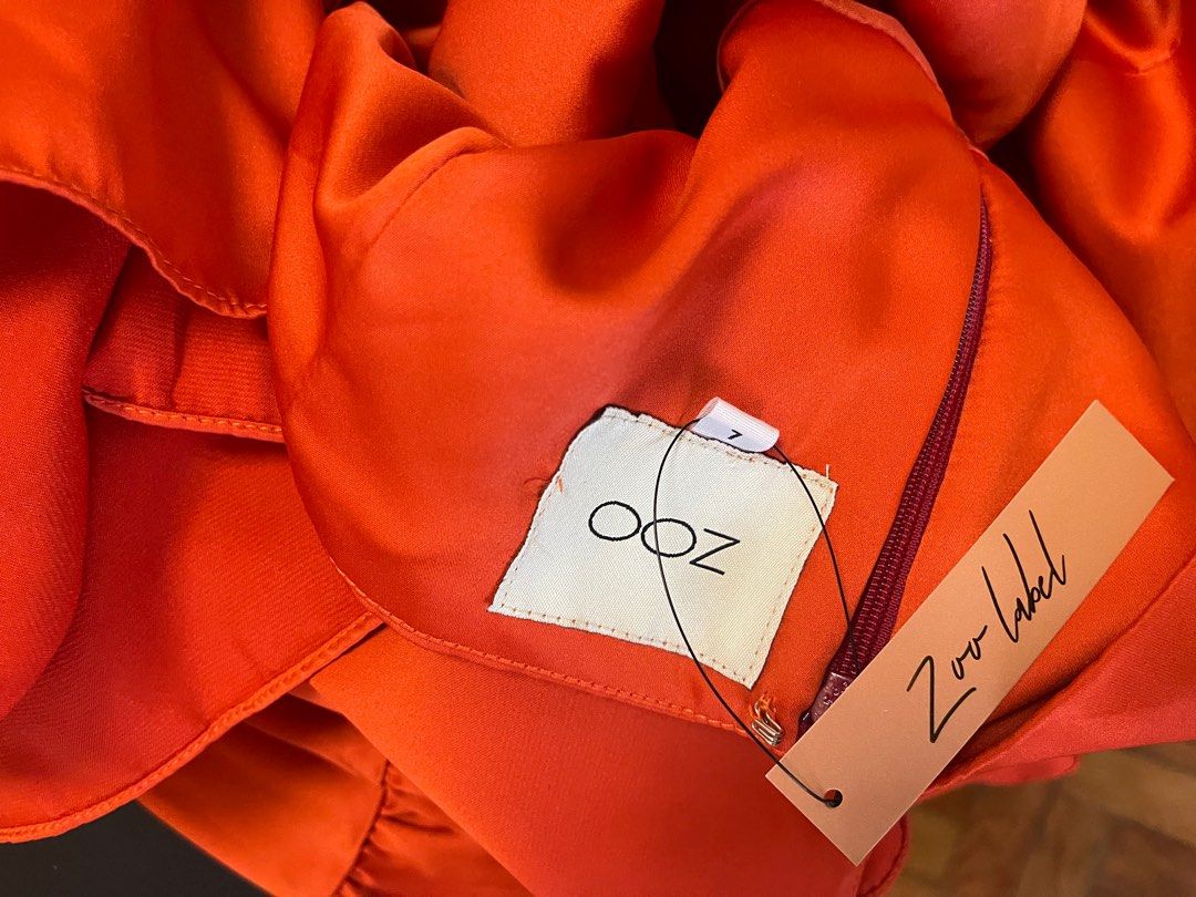 Zoo label off shoulder midi dress (Category: Evening dresses & gowns) located in Meycauayan. Submitted by declutteringpat (Listing ID 1288574352, Image 2). Description: Orig price 4299 Size Large Bust 36-37 Waist 30-31 Hip 38-39 Color Rust Never been used Rfs For disposal.