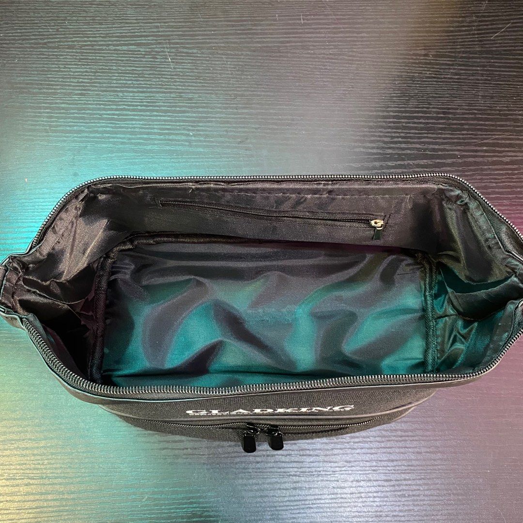 #123 Gladking Makeup Pouch(Blk)-22358660 (Category: Makeup) located in Paranaque City. Submitted by gladkingphilippines (Listing ID 1288794921, Image 2). Description: .
