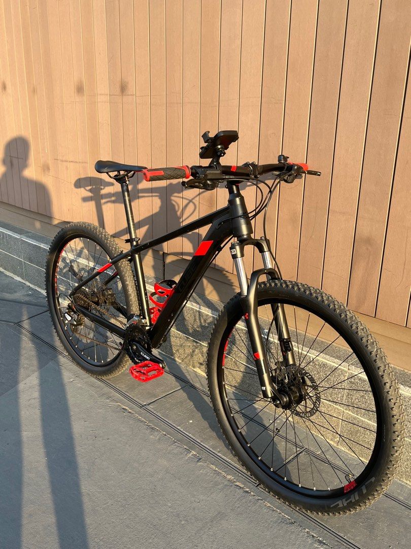 Cube aim outlet black red