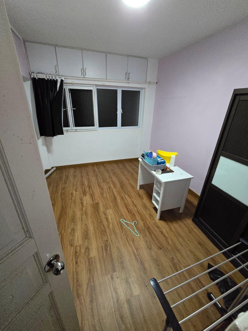 (Category: ) located in . Submitted by potathree (Listing ID 1288905809, Image 1). Description: .