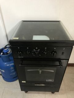 MOVING OUT SALE!!4 burner stove with oven