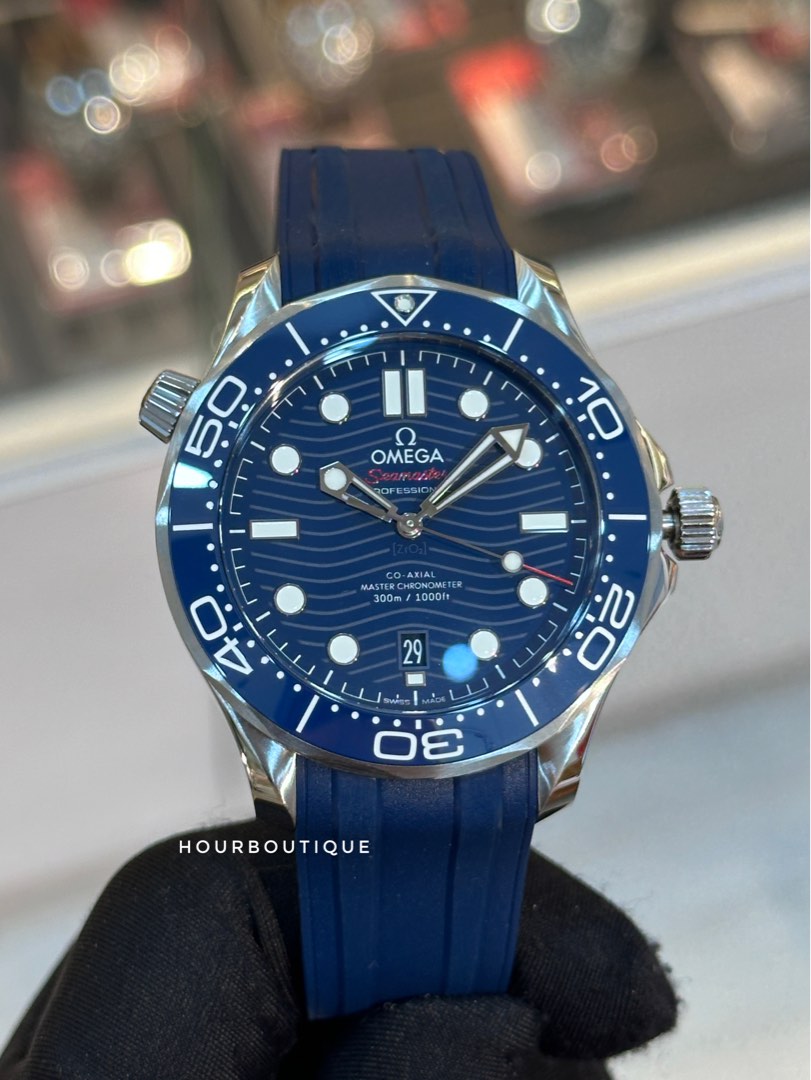 Omega seamaster blue rubber strap top