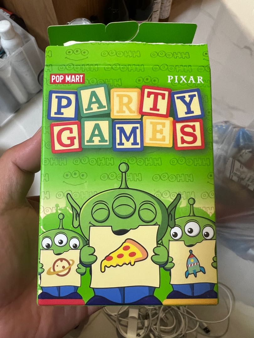 Aliens party games, Hobbies & Toys, Toys & Games on Carousell