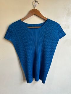 AUTHENTIC PLEATS PLEASE ISSEY MIYAKE