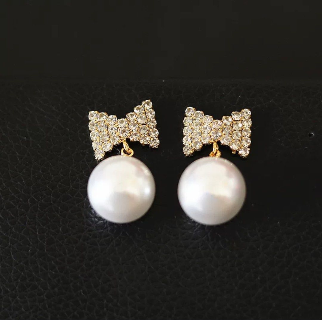 Dangling pearl best sale