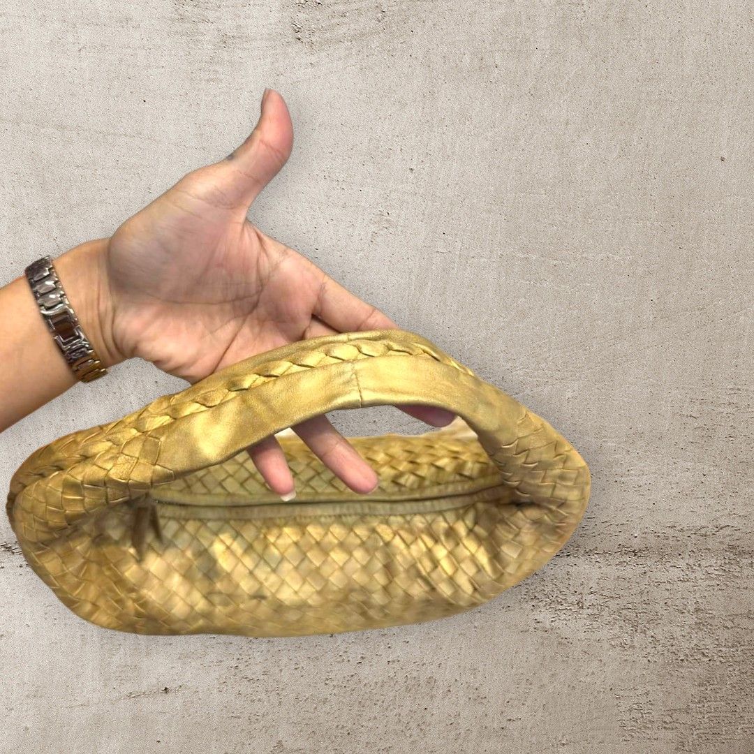 Bottega Veneta Hobo Bag (Category: Luxury Bags & Wallets) located in Koronadal. Submitted by mrsmerpat (Listing ID 1288712120, Image 2). Description: Guaranteed Authentic Good Condition Medium Size GENUINE Leather Comes with Card.