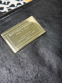 NG Authentic BOTTEGA VENETA Limited Edition Fatta A Mano clutch pouch