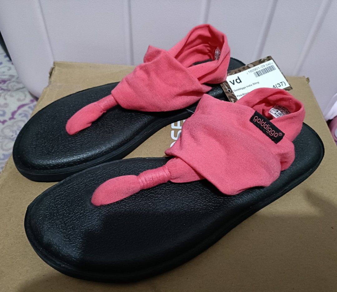 Golddigga flip flops shop