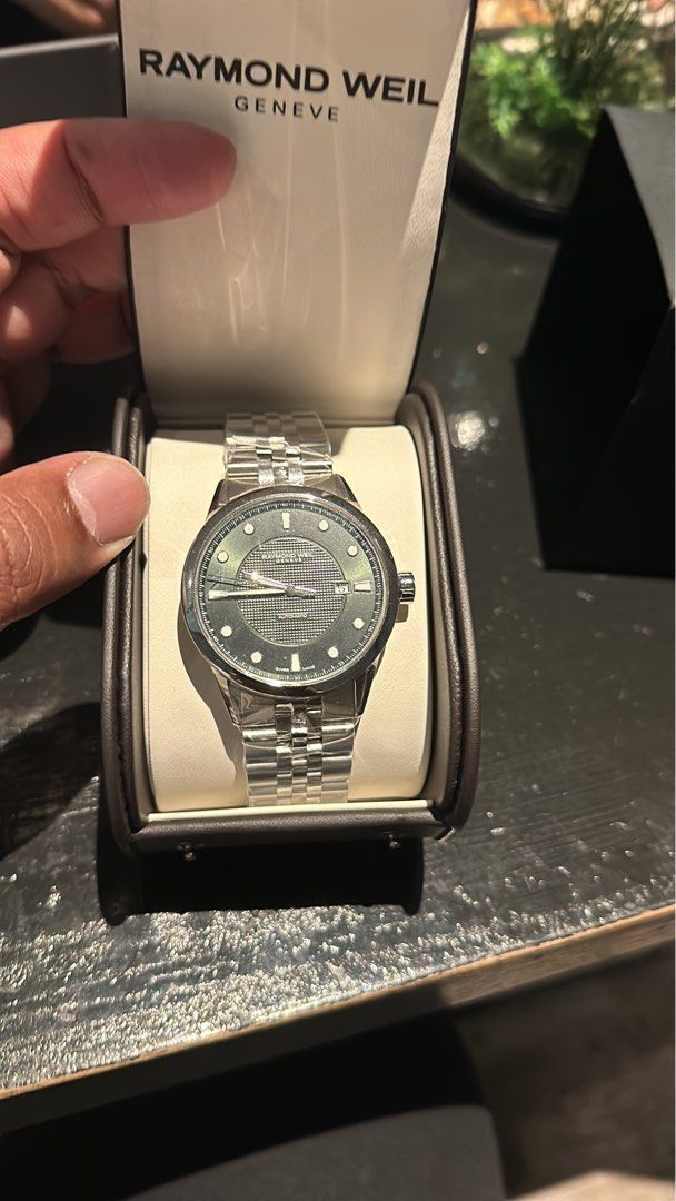 Raymond on sale weil brand