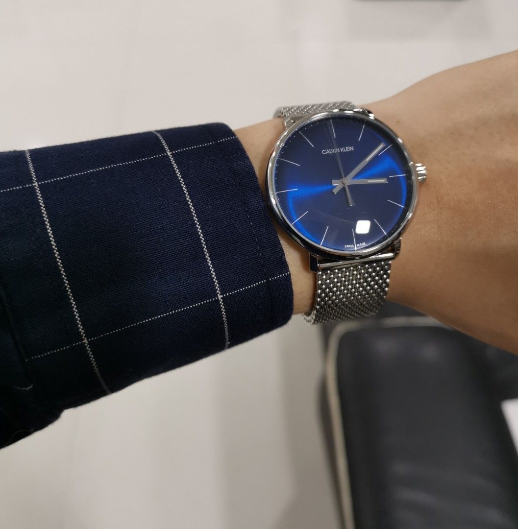 Versatile luxury watch outlet