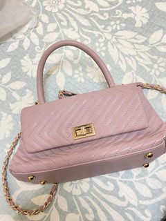 (Category: ) located in . Submitted by makeupbyamalra (Listing ID 1288753025, Image 1). Description: .