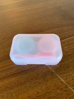 Contact lens case and applicator