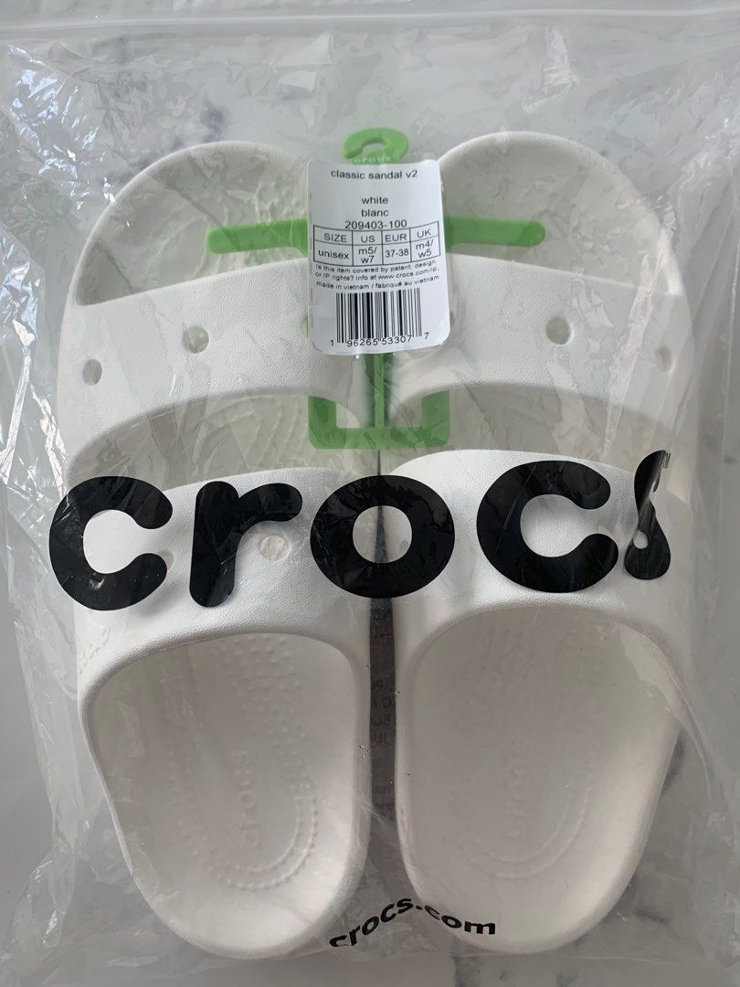 Crocs Classic Sandal 2.0 Size 7 Women size 5 Men