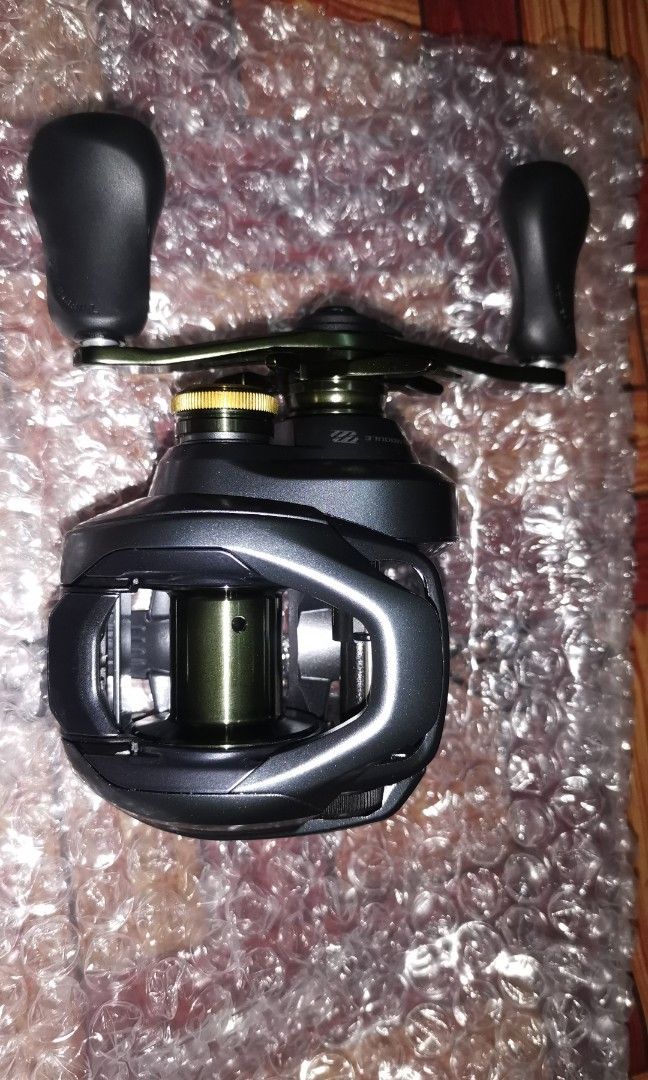 Shimano Curado DC 151HG Baitcaster Reel, left handle