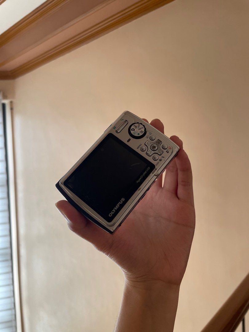 Digicam Olympus SW790 (Category: Cameras) located in Santa Rosa. Submitted by joedeclutters (Listing ID 1288773988, Image 3). Description: PLEASE READ PLEASE READ❕ DECLUTTERING ❕ NEGO FOR SURE BUYERS! For Sale: Olympus SW 790 Product detail: https://villman.com/Product-Detail/790SW RFS: ༄ Our old digicam sa bahay, decluttering ༄ No extra time to get repaired Issues: ༄ Tested, all working including flash crisp buttons but output is black (lens iss