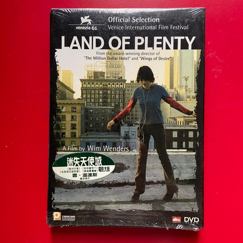 極罕港版NEW DVD：[ Wim Wenders 雲 溫達斯 導演 ] - 迷失天使城 Land Of Plenty ( 新活日常 perfect  days/ pina/ wings of desire/ 樂滿夏灣拿/ 柏林蒼穹下 road movie director - David 