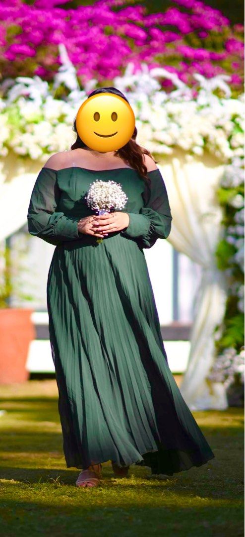 EMERALD GREEN PLUS SIZE OFF SHOULDER PLEATED DRESS (Category: Evening dresses & gowns) located in Rizal. Submitted by ksh_eventessentials (Listing ID 1288048331, Image 2). Description: For sale PRELOVED PLUS SIZE OFF SHOULDER PLEATED DRESS Flowy dress with see through sleeves SIZE : 2xl Length: 136cm sleeves length: 57.2cm Bust: 122cm Waist: 104cm Cuff: 22.5cm Bicep Length: 48.5cm Color: Emerald Green/Dark Green Lalamove or orange app checkout Pa