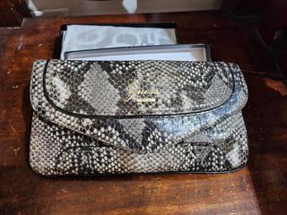 (Category: ) located in . Submitted by makeupsbybelle (Listing ID 1288813170, Image 1). Description: .