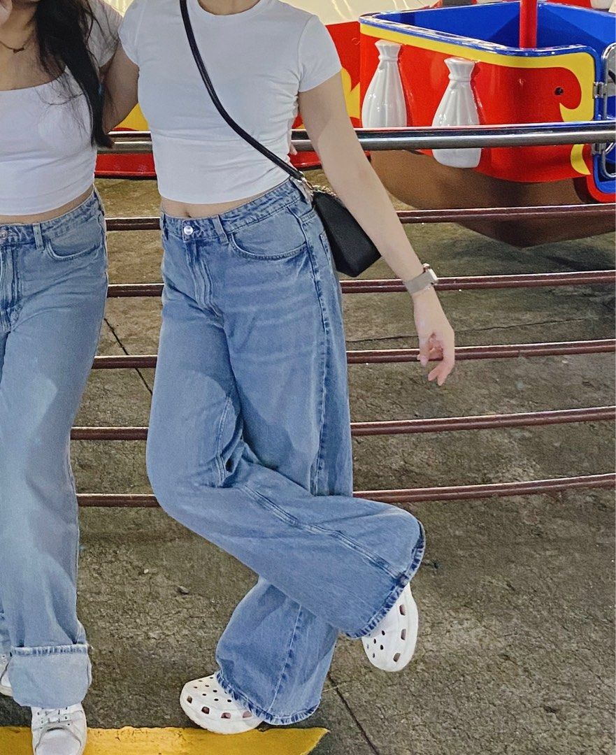 High waisted wide leg jeans (Category: Jeans) located in Guagua. Submitted by caifits (Listing ID 1288909950, Image 3). Description: h&m on tag! see last photo for an actual when worn photo one of my faves !! (rfs: too big on me na since I lose weight) fits til 30! but if you’re 27-29 the fit would be loose-baggy (see ww photo) ove.rrun. check 2nd pic (it is not a stain or paint) nasa jeans mismo sya since lightwashed yung shade :)) .