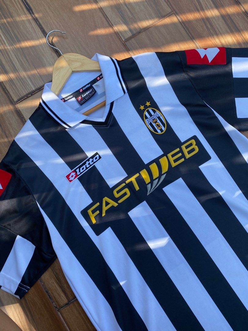 Maillot Domicile Juventus 2001-2002 - Lotto - Trezeguet #17 - Taille XL