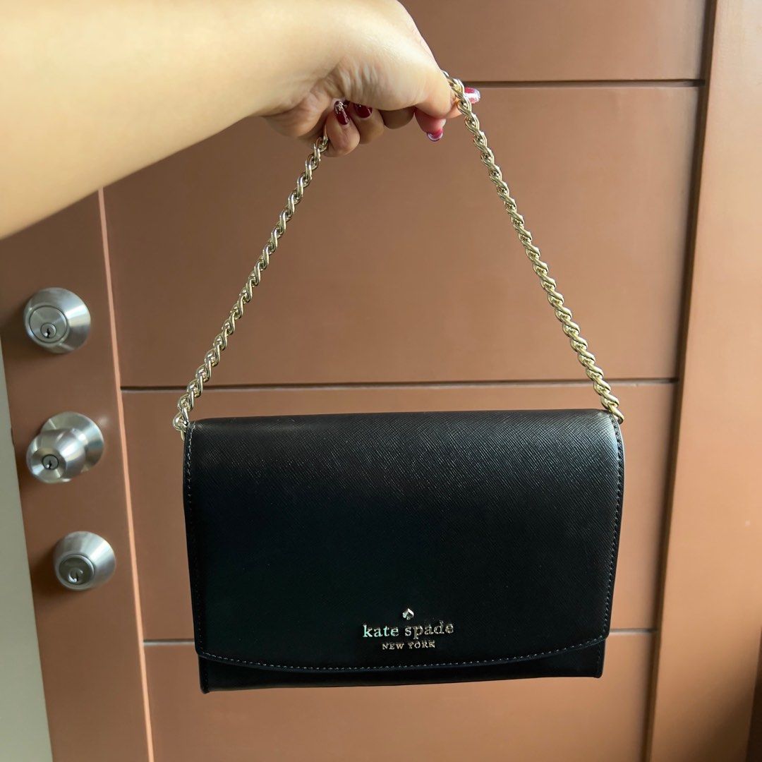 Kate Spade Carson Crossbody Bag (Category: Luxury Bags & Wallets) located in Caloocan City. Submitted by kiwvelez (Listing ID 1288743640, Image 1). Description: Saffiano leather Shoulder/Hand/Crossbody Bag.
