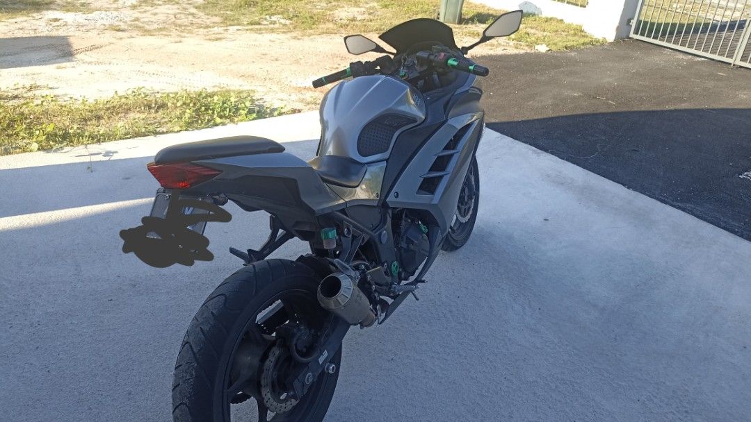 Kawasaki Ninja 250 EX250L Motorbikes on Carousell