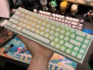 （分類：）位於 。 由 eilandishlee 提交（商品編號 1288870069，圖片 1）。簡介： 。