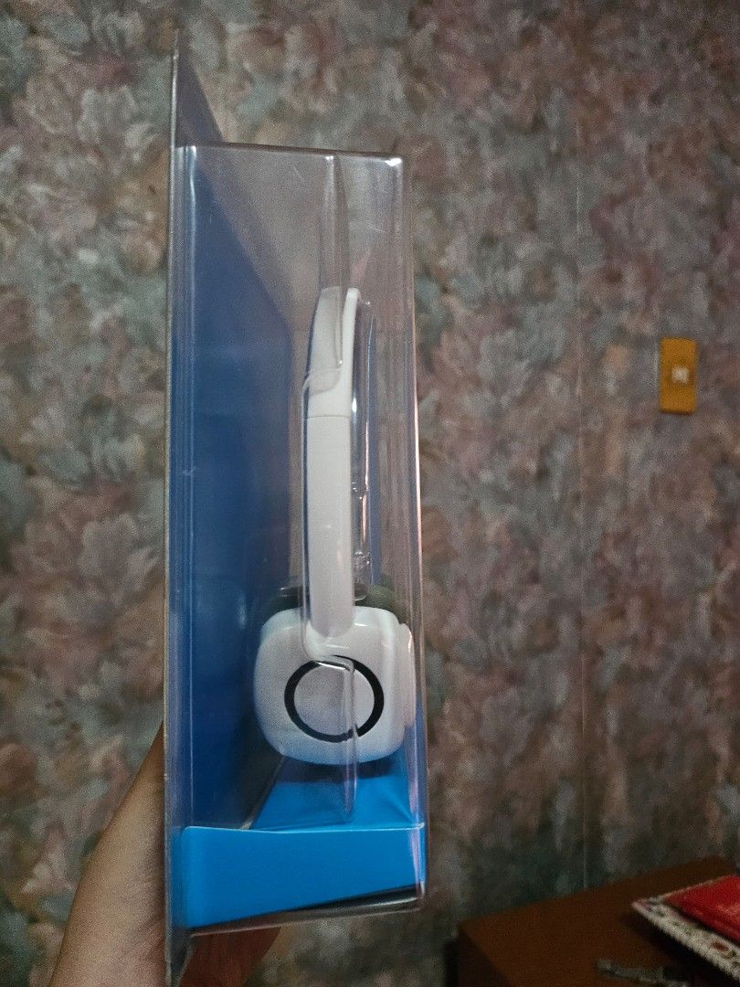 Logitech headphone h150 (Category: Headphones & Headsets) located in Marikina City. Submitted by mainedr (Listing ID 1288721357, Image 2). Description: .
