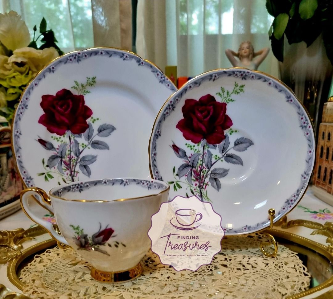 Lovely Vintage 'Roses To Remember' Tea Trio- Royal Stafford