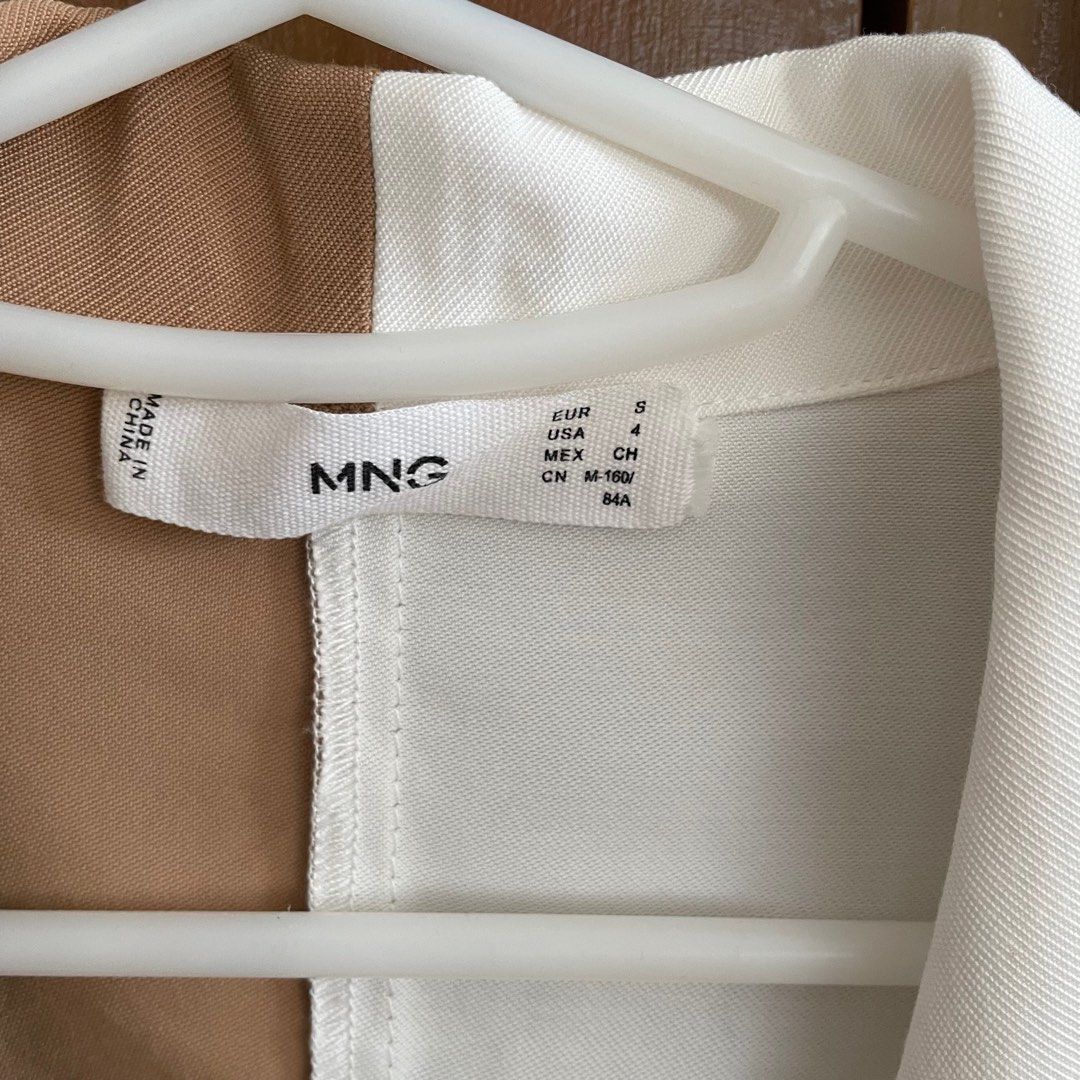 Mango button down top (Category: Blouses) located in Manila. Submitted by kourthaul (Listing ID 1288753475, Image 2). Description: ✅ washed only never used ✅ payment - bpi gcash ✅ shipping - lbc j&t ✅ no rush shipping pls thanks.