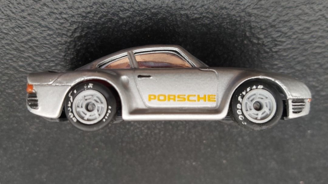 MATCHBOX Porsche 959 (made in Macau) (Category: Vehicle & Diecast Models) located in Quezon City. Submitted by low-ballers_will_be_blocked (Listing ID 1288776132, Image 2). Description: 1989 World Class series. rubber tires, detailed lights and trim, black/plastic base, chrome window, made in Macau. *first picture sample photo ONLY.
