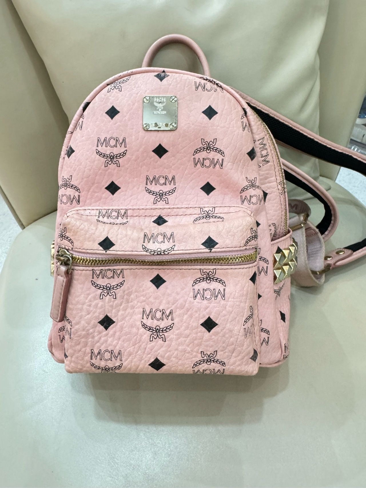 Mcm backpack outlet online store