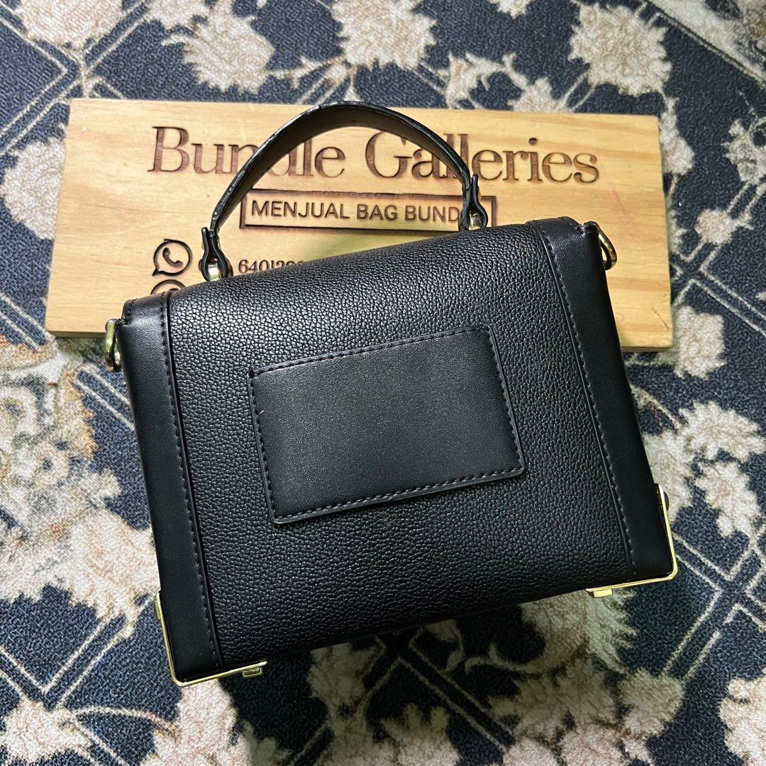 Michael kors jayne trunk