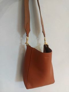 Minimalist Slouchy Bucket Bag