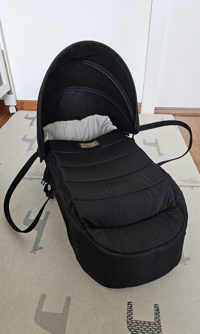 Mountain buggy cocoon bassinet Babies Kids Going Out