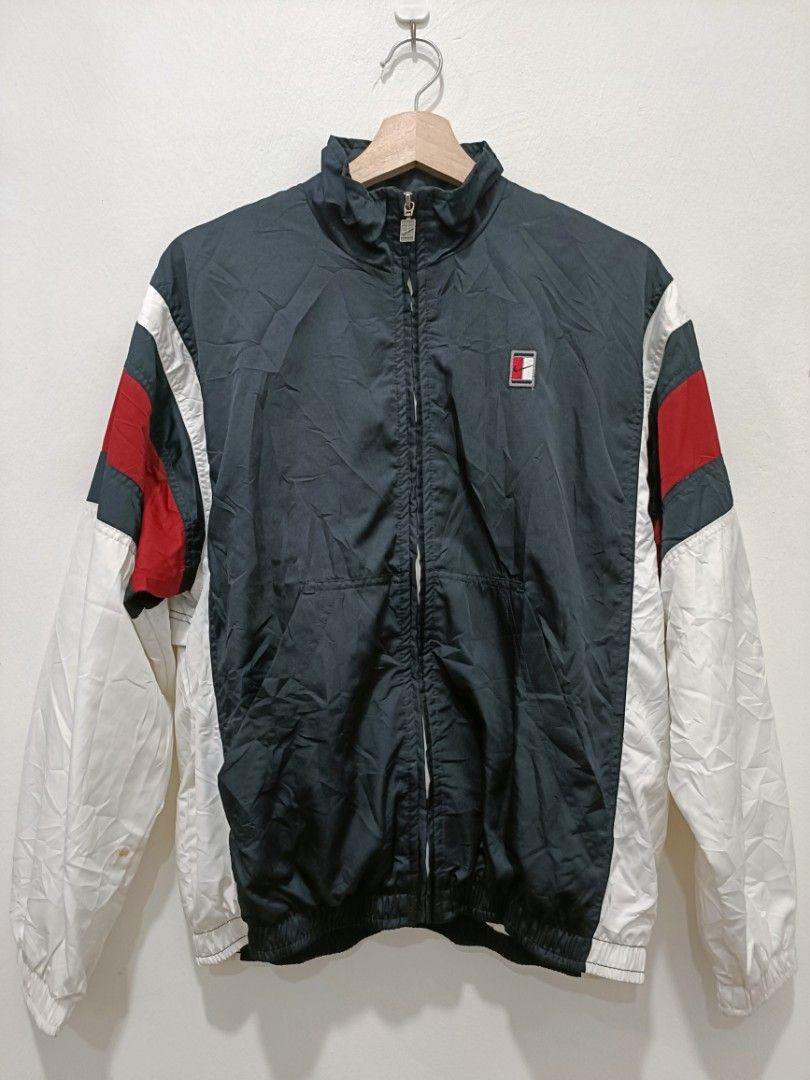 Windbreaker tennis shop